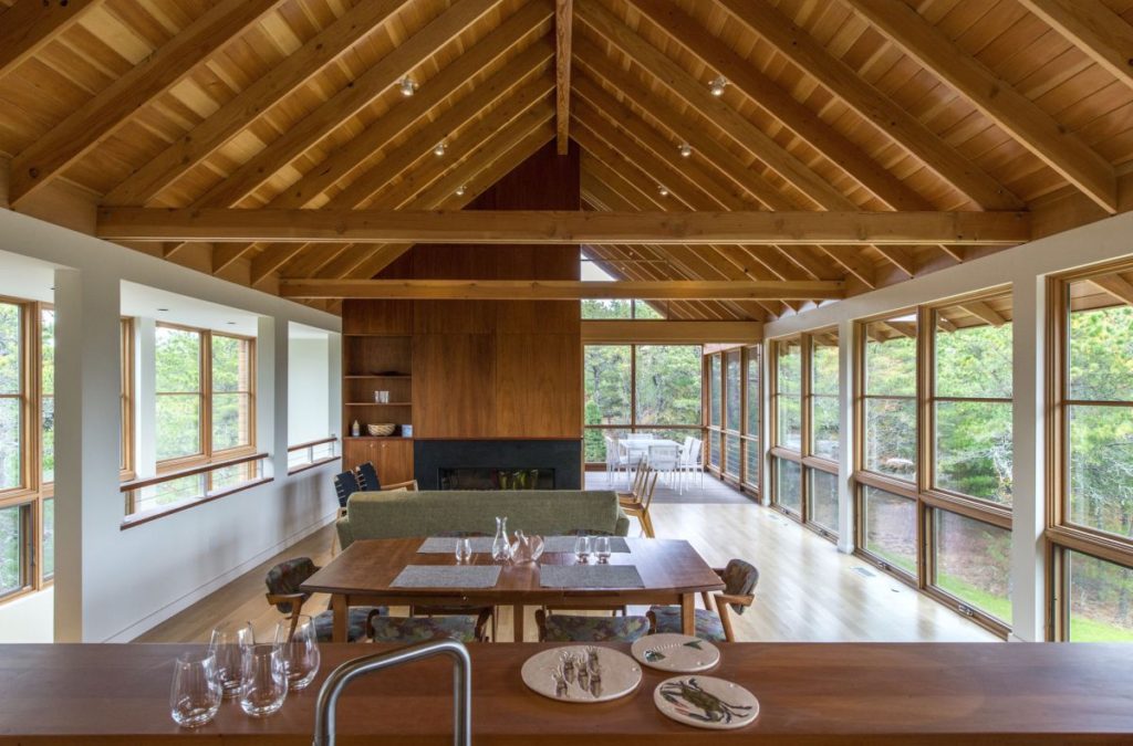 طراحی سقف ویلا با چوب